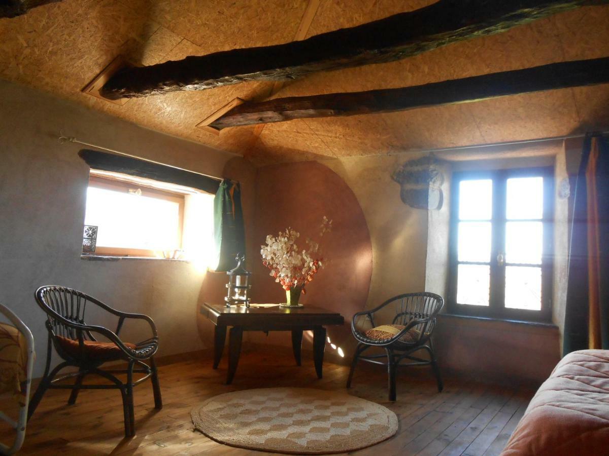 Chambre D'Hotes Des Monts Saint-Izaire Eksteriør bilde